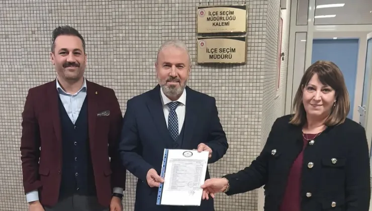 Başkan Değirmenci mazbatasını aldı