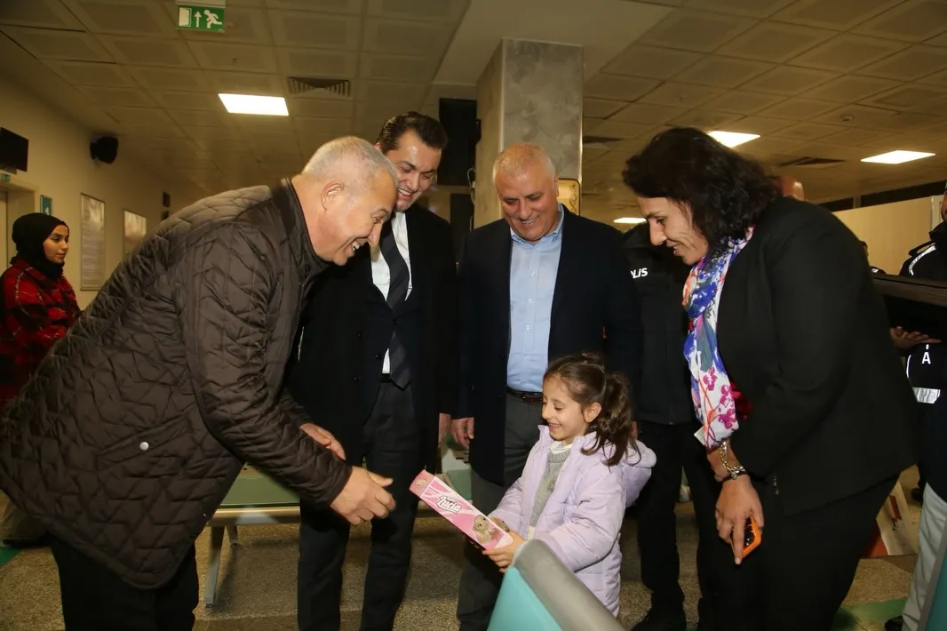 Başkan Özçelik Yılbaşında ekibi ile birlikte sahadaydı