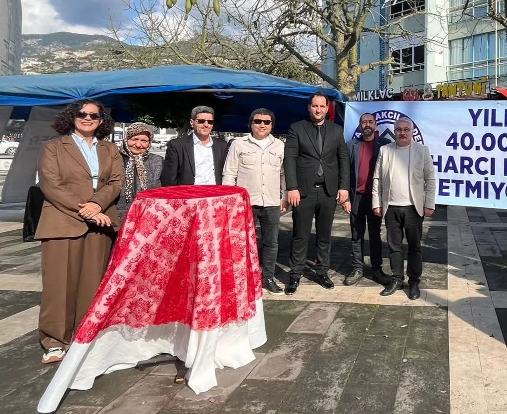 Emlakçılara getirilen yıllık 40 bin TL’lik harca imzalı tepki