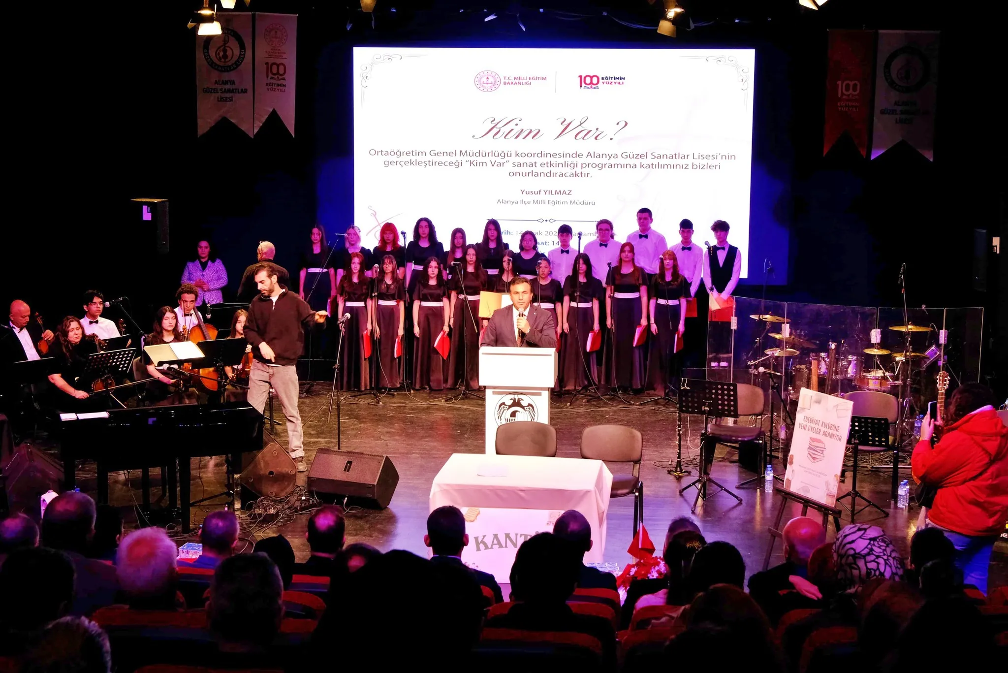 Yücel Arzen Hacıoğulları'ı Alanya'da Sahne Aldı