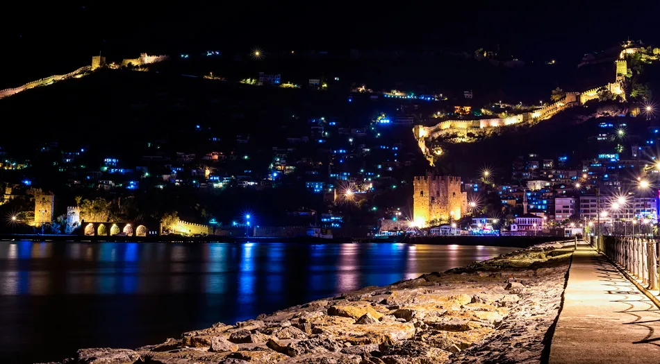 Alanya’da karanlık çağ bitiyor! Yazın her yer aydınlık olacak