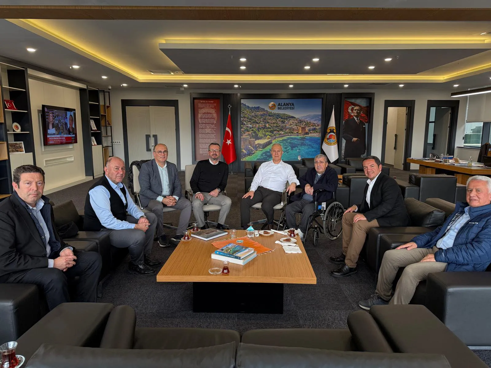 Servet Ünlü’den sevindirici haber: Mesaisine ziyaretle başladı