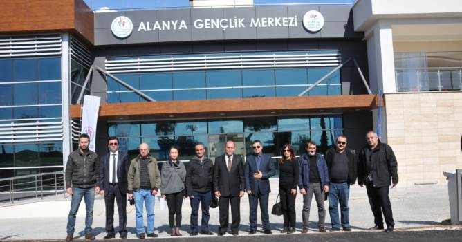 AGC Gençlik Merkezi'nde