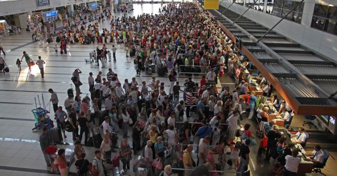  Antalya'nın ziyaretçi sayısı %5.37 azaldı