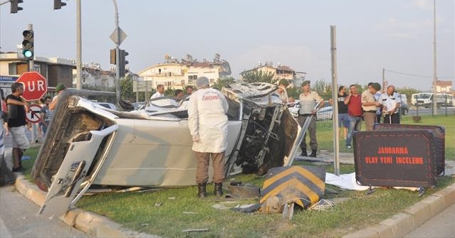 Araçlar hurdaya döndü: 1 ölü, 1 yaralı