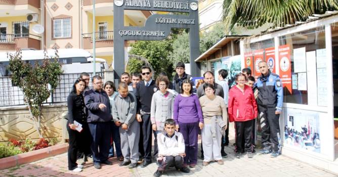 Engelli öğrencilere trafik eğitimi