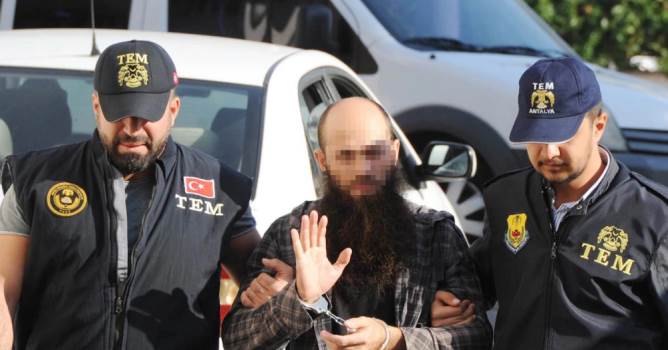  IŞİD üyeleri adliyede