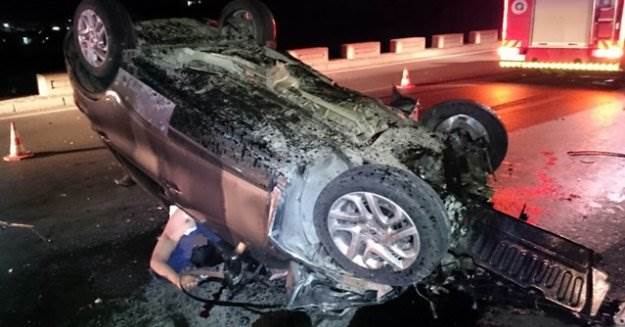  Otomobil elektrik direğine çarptı: 1 ölü, 1 yaralı