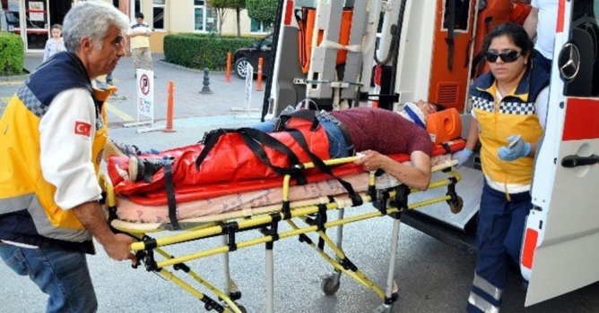 Otomobiller çarpıştı: 4 yaralı