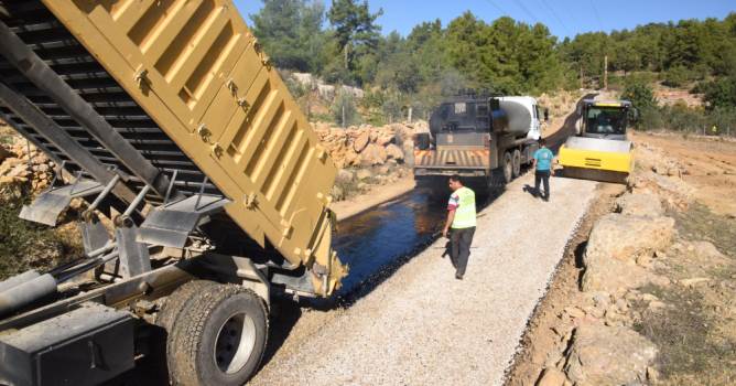  Saburlar'da asflat sevinci