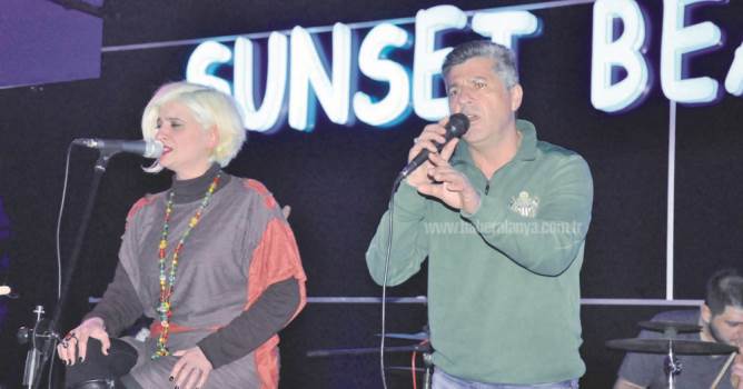 Sunset'de eğlendiler