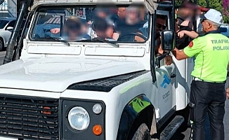 Alanya’da polis safari araçlarını denetledi
