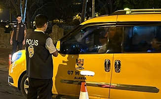 Alanya’da 15 ticari taksiye trafikten men cezası   