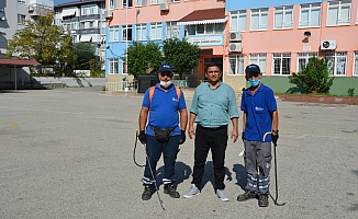 Büyükşehir Belediyesi Alanya'da okulları ilaçlıyor