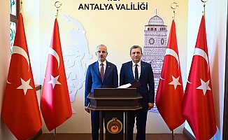 Bakan Uraloğlu'ndan Antalya Valiliğine ziyaret