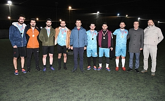 Sağlık çalışanları futbol turnuvasında bir araya geldi