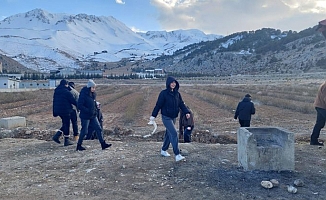 Alanya’nın gönüllü gençleri Davraz’ı da temizledi