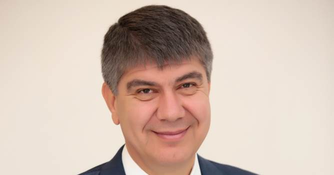  Türel, Uğurlu'ya Altın Portakal Ödülü'nün yenisini gönderiyor